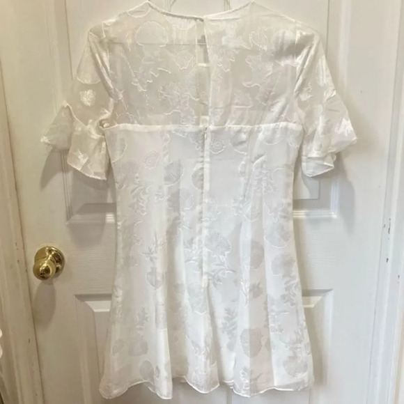 LULUS Shell Print Flounce Shift Dress White Small - Picture 10 of 11